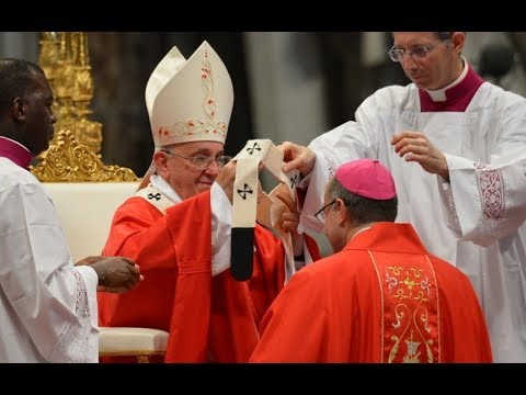 El papel del cardenal católico en una coronación